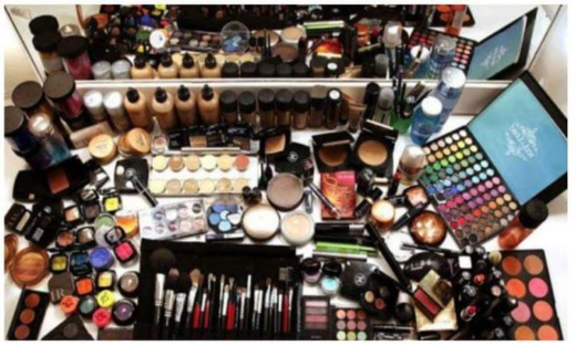 تحذير للنساء.. تسلل كميات ضخمة من مواد تجميل مسرطنة إلى المغرب والجمارك تتدخل تحذير للنساء.. تسلل كميات ضخمة من مواد تجميل مسرطنة إلى المغرب والجمارك تتدخل