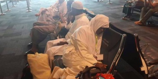 معتمرون من الناظور ضمن 3000 مغربي مازالوا عالقين بالسعودية بسبب الإغلاق الجوي