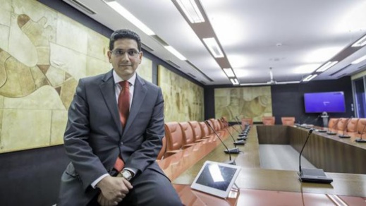 تعيين إبن  مدينة الناظور معاوية الصقلي رئيسا مديرا عاما لـشركة "وفا كاش"