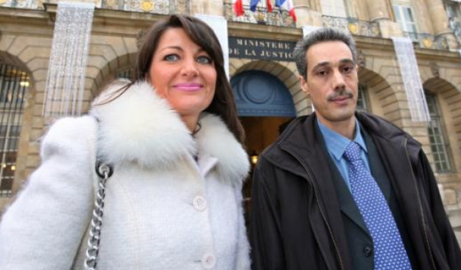 بسبب المغربي عمر الرداد.. مسلح يحتجز رهينتين في باريس ويطالب بالتحدث إلى وزير العدل بسبب المغربي عمر الرداد.. مسلح يحتجز رهينتين في باريس ويطالب بالتحدث إلى وزير العدل