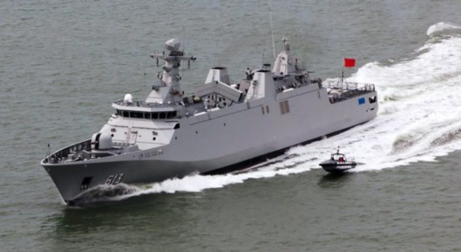 البحرية الملكية توقف 3 أشخاص وتحجز طن من المخدرات بخليج الحسيمة البحرية الملكية توقف 3 أشخاص وتحجز طن من المخدرات بخليج الحسيمة