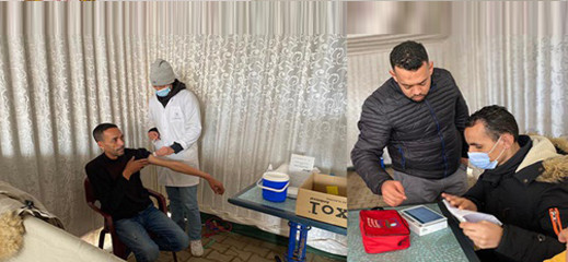 تلقيح المواطنين في خيمة بالسوق الأسبوعي للعروي 