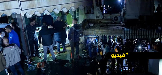 شاهدوا من زاوية اخرى عمليات السرقة وانتشار النيران داخل المركب التجاري شاهدوا من زاوية اخرى عمليات السرقة وانتشار النيران داخل المركب التجاري
