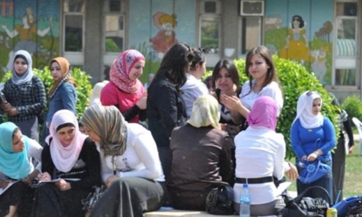 التحرش بطالبات الجهة الشرقية.. خصوصية المنطقة تخلق لديهن الخوف ولا يستطعن الدفاع عن أنفسهن التحرش بطالبات الجهة الشرقية.. خصوصية المنطقة تخلق لديهن الخوف ولا يستطعن الدفاع عن أنفسهن