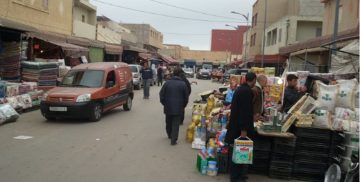 سكان بني ادرار يعيشون أوضاعا اجتماعية مزرية بفعل إغلاق الحدود الجزائرية سكان بني ادرار يعيشون أوضاعا اجتماعية مزرية بفعل إغلاق الحدود الجزائرية