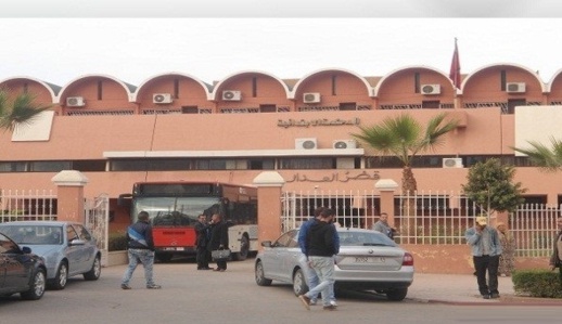 وضع أستاذة عنفت تلميذا تحت أنظار الحراسة النظرية وضع أستاذة عنفت تلميذا تحت أنظار الحراسة النظرية