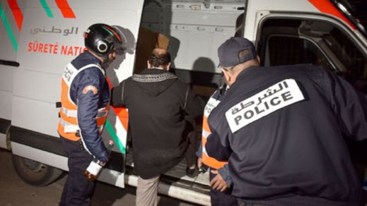 النصب والاحتيال على الحالمين بالهجرة يورط شابا من جنسية أجنبية النصب والاحتيال على الحالمين بالهجرة يورط شابا من جنسية أجنبية