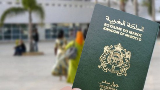 توقيف شخص بسبب جوازات سفر وعقود عمل وأختام شركة وهمية