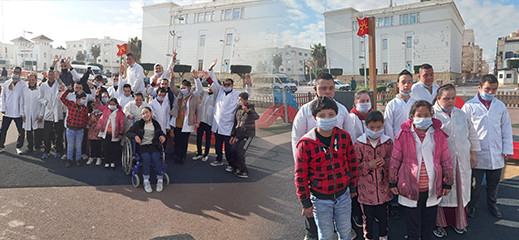 أطفال مركز الخير لإدماج ذوي الاحتياجات الخاصة في خرجة إستكشافية بكورنيش الناظور