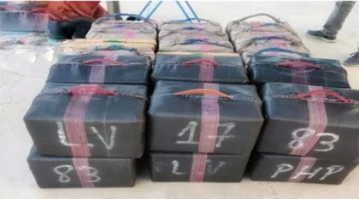 بينهم مغربي.. يخت فاخر يحمل مخدرات يفر من الحرس المدني قبل إيقافه واعتقال من فيه بينهم مغربي.. يخت فاخر يحمل مخدرات يفر من الحرس المدني قبل إيقافه واعتقال من فيه