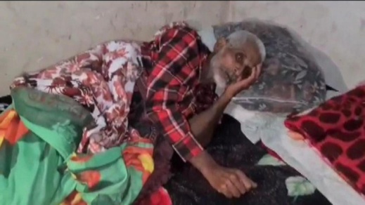 يعود إلى منزله حيا بعد مرور 4 أيام على دفنه يعود إلى منزله حيا بعد مرور 4 أيام على دفنه