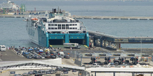 بعد الاعلان عن فتح الأجواء.. مصدر رسمي يتحدث عن مصير الحدود البحرية والبرية بعد الاعلان عن فتح الأجواء.. مصدر رسمي يتحدث عن مصير الحدود البحرية والبرية