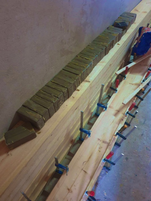 اقتحام ورشة للنجارة استغلها أصحابها في إخفاء الحشيش داخل الألواح الخشبية المعدة للتصدير خارج المغرب اقتحام ورشة للنجارة استغلها أصحابها في إخفاء الحشيش داخل الألواح الخشبية المعدة للتصدير خارج المغرب