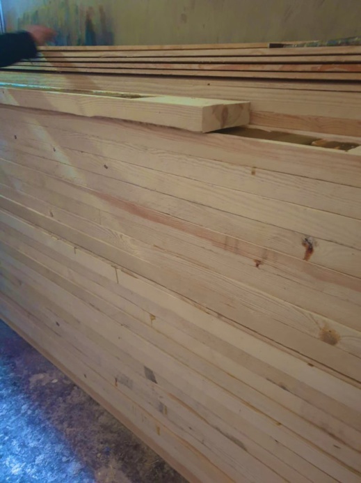 اقتحام ورشة للنجارة استغلها أصحابها في إخفاء الحشيش داخل الألواح الخشبية المعدة للتصدير خارج المغرب اقتحام ورشة للنجارة استغلها أصحابها في إخفاء الحشيش داخل الألواح الخشبية المعدة للتصدير خارج المغرب