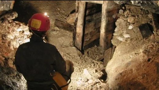 أنفاق الفحم بجرادة تتحول إلى منافذ لتهريب البشر صوب الجزائر 
