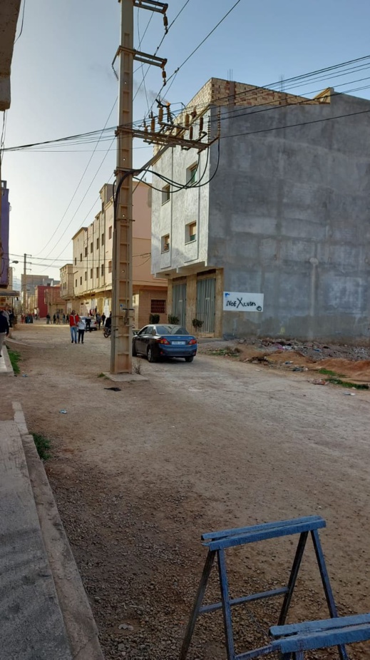 فيديو.. تماس بعمود كهربائي بالناظور يثير هلعا وسط الساكنة فيديو.. تماس بعمود كهربائي بالناظور يثير هلعا وسط الساكنة