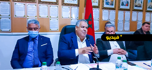 شاهدوا.. مناوشات في أطول دورة لمجلس جماعة بني انصار 