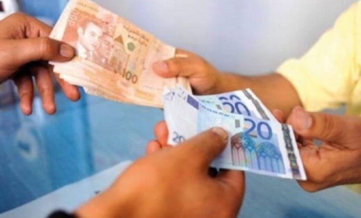 تحويلات الجالية المغربية تجاوزت 93 مليار درهم خلال سنة 2021 تحويلات الجالية المغربية تجاوزت 93 مليار درهم خلال سنة 2021