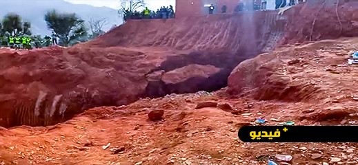مشهد مرعب.. انهيار التربة يعيق عملية الوصول إلى ريان مشهد مرعب.. انهيار التربة يعيق عملية الوصول إلى ريان