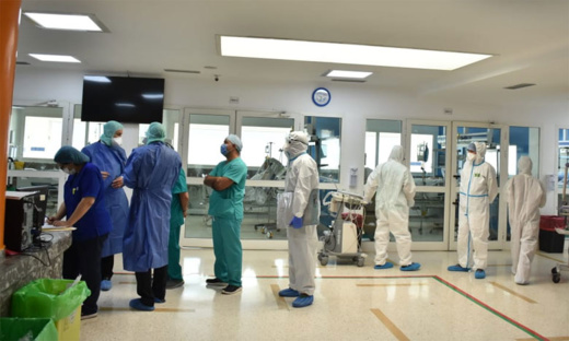 وزير الصحة يوقف 3 أطباء عن العمل لهذا السبب وزير الصحة يوقف 3 أطباء عن العمل لهذا السبب