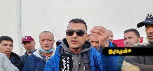 شاهدوا.. فراش يوجه رسالة مثيرة لرئيس جماعة الناظور