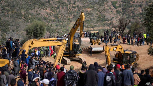 "لي عندو شي بير يغطيه" حملة كبرى في الجزائر بعد مأساة ريان "لي عندو شي بير يغطيه" حملة كبرى في الجزائر بعد مأساة ريان