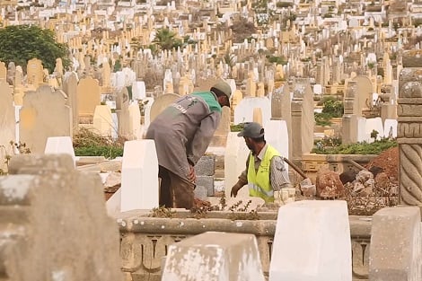 الداخلية تفرض إتاوات عن حفر القبور والآبار ودخول الأسواق وغرامات أخرى مثيرة الداخلية تفرض إتاوات عن حفر القبور والآبار ودخول الأسواق وغرامات أخرى مثيرة