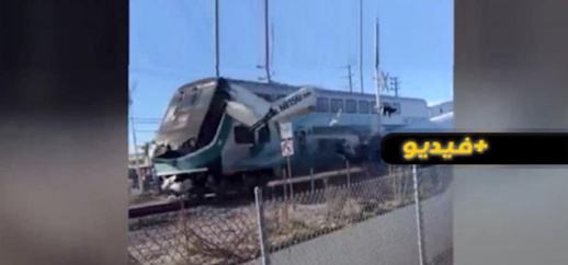 شاهدوا.. قطار يسحق طائرة علقت في السكة وهذا مصير قائدها شاهدوا.. قطار يسحق طائرة علقت في السكة وهذا مصير قائدها