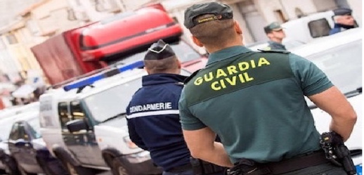 استعملوا طريقة جديدة.. ضبط كمية من المخدرات قادمة من المغرب استعملوا طريقة جديدة.. ضبط كمية من المخدرات قادمة من المغرب