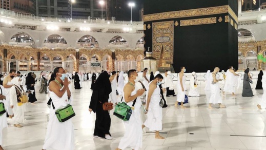 السعودية تلغي صنفا من تأشيرات العمرة السعودية تلغي صنفا من تأشيرات العمرة