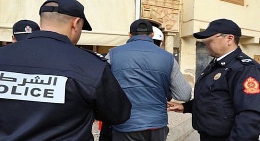 مكالمة هاتفية تطيح برجل أمن وتجره إلى التحقيق مكالمة هاتفية تطيح برجل أمن وتجره إلى التحقيق