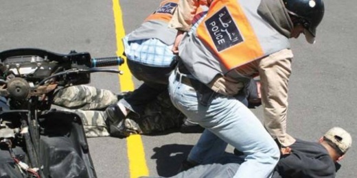 فرقة الصقور تطيح بمروج ل"السيليسون" بالناظور فرقة الصقور تطيح بمروج ل"السيليسون" بالناظور