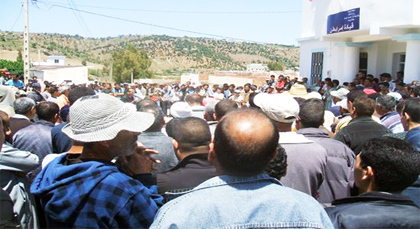 تلاميذ الثانوية الإعدادية إمرابطن يتضامنون مع سكان تماسينت المحتجين على إرتفاع تسعيرة النقل العمومي تلاميذ الثانوية الإعدادية إمرابطن يتضامنون مع سكان تماسينت المحتجين على إرتفاع تسعيرة النقل العمومي