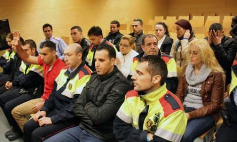 اسبانيا: محاكمة 10 مغاربة بينهم نساء متهمين بتهريب المخدرات اسبانيا: محاكمة 10 مغاربة بينهم نساء متهمين بتهريب المخدرات