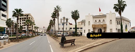 جولة بمدينة الناظور.. أجواء غائمة ومغبرة وتساقطات خفيفة محملة بالأتربة تغطي الشوارع 