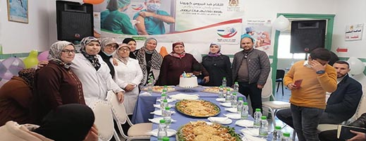 صور.. ممرضو أزغنغان يكرمون الممرضة فريدة بوحجار بعد إحالتها على التقاعد