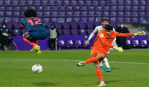 حارس مرمى المنتخب المغربي بونو مطلوب للعب مع رونالدو