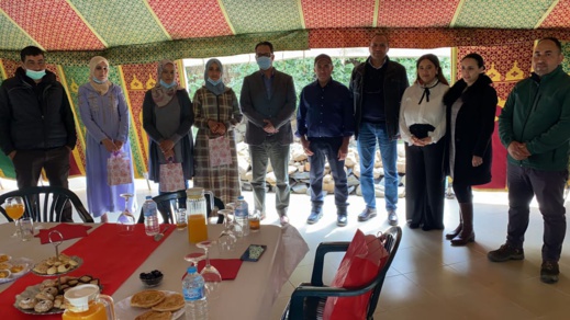 قنصلية المغرب باشبيلية تكرم النساء العاملات في الضيعات الإسبانية قنصلية المغرب باشبيلية تكرم النساء العاملات في الضيعات الإسبانية