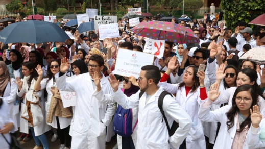 هذه هي أسباب رفض طلبة الطب إدماج طلبة أوكرانيا في كليات الطب والصيدلة المغربية