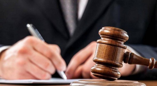 بعد تسليم نفسه.. تهم ثقيلة تلاحق رئيس جماعة بالريف بعد تسليم نفسه.. تهم ثقيلة تلاحق رئيس جماعة بالريف