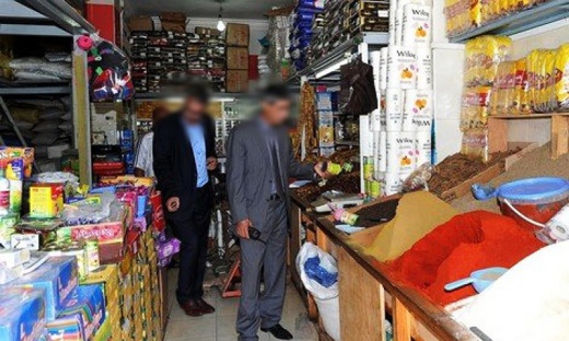 حجز مواد غير صالحة للاستهلاك في حملة لمراقبة المحلات التجارية حجز مواد غير صالحة للاستهلاك في حملة لمراقبة المحلات التجارية