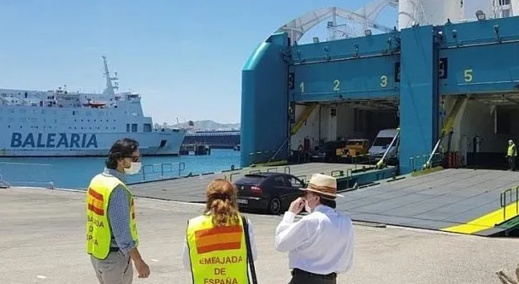 شركات نقل المسافرين تتدارس مع مسؤولي ميناء الجزيرة الخضراء استعدادات إعادة فتح حركة النقل مع المغرب شركات نقل المسافرين تتدارس مع مسؤولي ميناء الجزيرة الخضراء استعدادات إعادة فتح حركة النقل مع المغرب