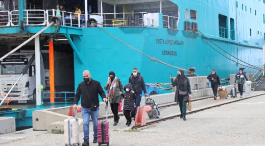 البواخر تستأنف نقل المسافرين عبر مضيق جبل طارق البواخر تستأنف نقل المسافرين عبر مضيق جبل طارق