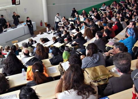 بسبب المال مقابل النقط.. وزير التعليم العالي يعفي رئيسة هذه الجامعة بسبب المال مقابل النقط.. وزير التعليم العالي يعفي رئيسة هذه الجامعة