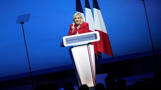 منع الحجاب في الفضاءات العامة لم يعد على رأس أولويات لوبان قبل الجولة الثانية للانتخابات الرئاسية منع الحجاب في الفضاءات العامة لم يعد على رأس أولويات لوبان قبل الجولة الثانية للانتخابات الرئاسية