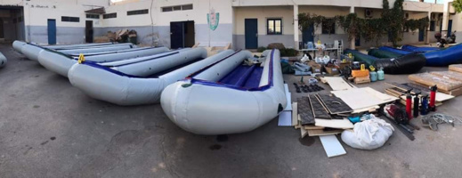 الأمن يستعرض محجوزات شبكة الهجرة السرية بالناظور الأمن يستعرض محجوزات شبكة الهجرة السرية بالناظور