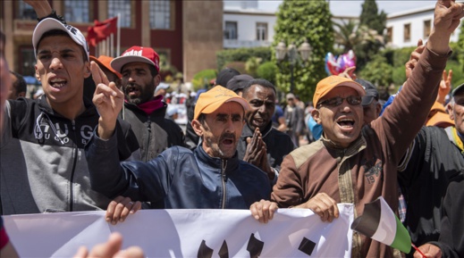 أخيرا.. الحكومة والنقابات توقع اتفاقا اجتماعيا جديدا عشية عيد العمال أخيرا.. الحكومة والنقابات توقع اتفاقا اجتماعيا جديدا عشية عيد العمال