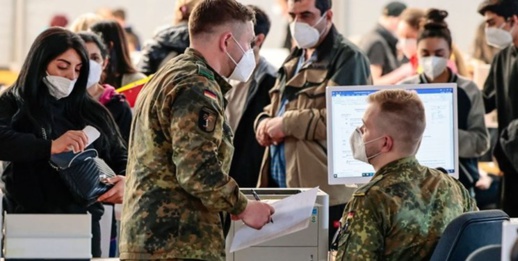 ألمانيا "تتأهب لهجمات".. وزيرة الداخلية تدعو إلى تخزين الطعام والدواء "تحسبا للأسوء" ألمانيا "تتأهب لهجمات".. وزيرة الداخلية تدعو إلى تخزين الطعام والدواء "تحسبا للأسوء"