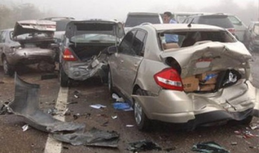 ثاني أيام العيد.. إصابة 13 شخصا في حادث مأساوي إثر اصطدام 3 عربات ثاني أيام العيد.. إصابة 13 شخصا في حادث مأساوي إثر اصطدام 3 عربات