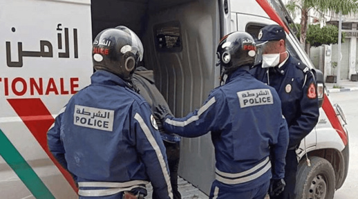 الابتزاز يجر 15 شخصا للتوقيف